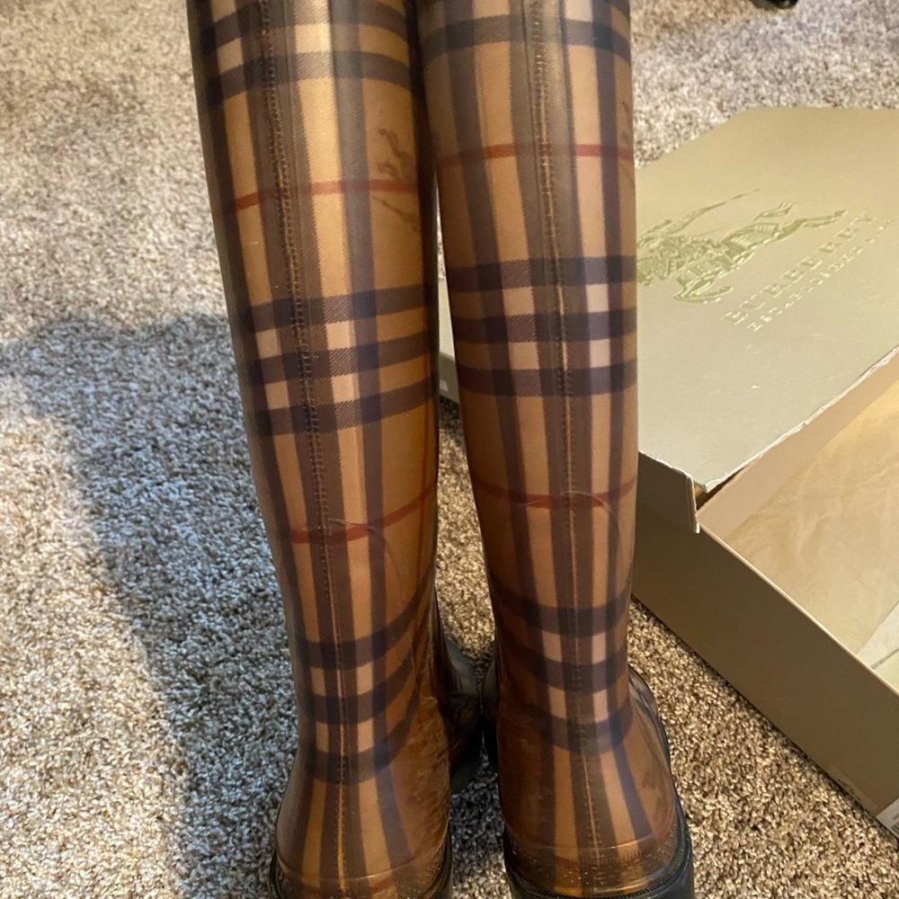 Burberry Plaid Check Rainboots size 40/9